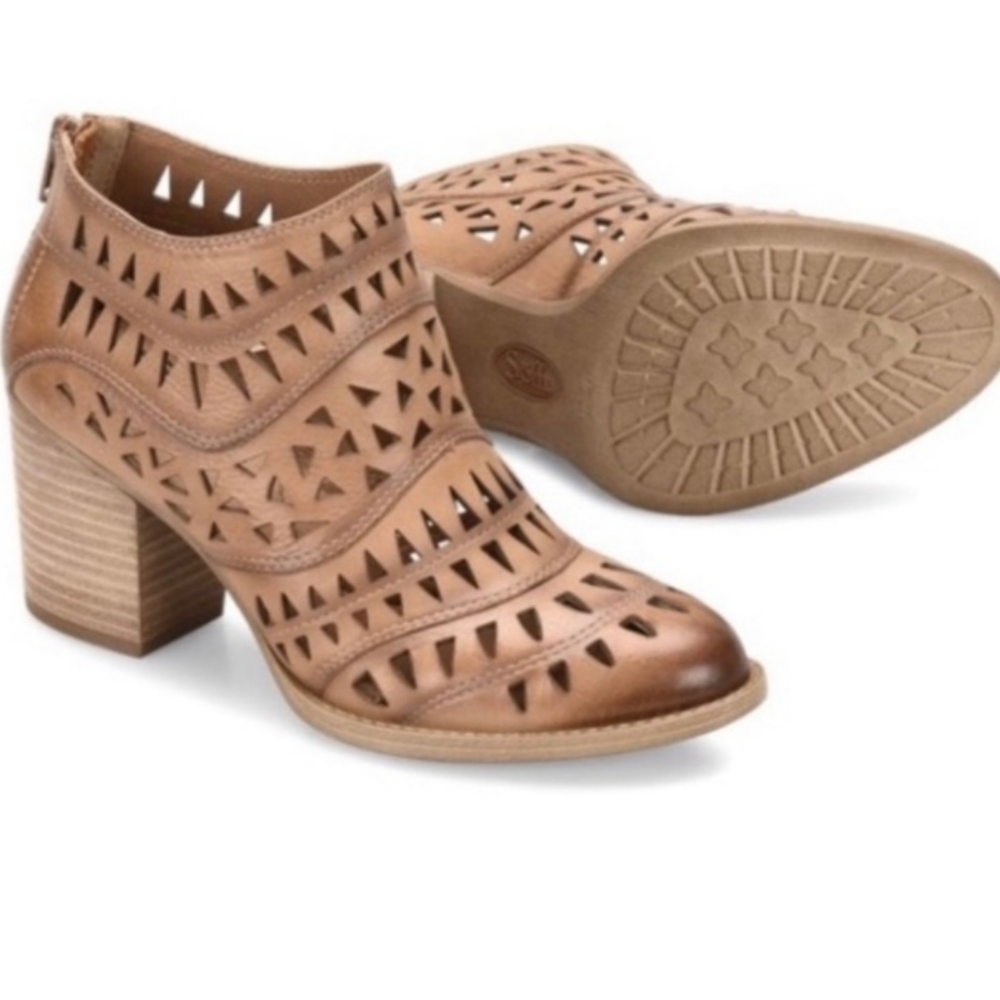 8 SÖFFT WESTWOOD 2 Metallic Gold Tan Lazer Cut Leather 2¾" Stacked Heel Booties